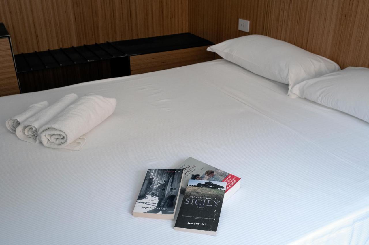 Sognalibro Bed And Books Bed & Breakfast รากูซา ภายนอก รูปภาพ